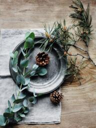 The White Company Fir Tree Mercury Two Wick Candle - thumbnail 3