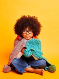 Sirdar Kith & Kin Cuddle Blanket Knitting Kit - thumbnail 2