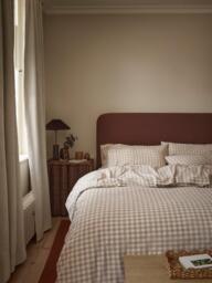 Piglet in Bed Gingham Linen Blend Bedding, Oatmeal - thumbnail 2