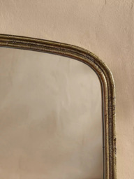 Nkuku Almora Arched Overmantel Wall Mirror, 91.5 x 110cm, Antique Brass - thumbnail 4