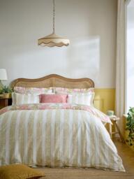 William Morris At Home Compton Reversible 200 Thread Count Duvet Cover Set - thumbnail 2