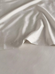 Bedfolk Luxe Cotton Deep Fitted Sheets - thumbnail 2