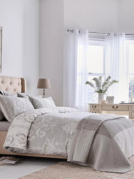 Laura Ashley Josette Duvet Cover Set - thumbnail 1