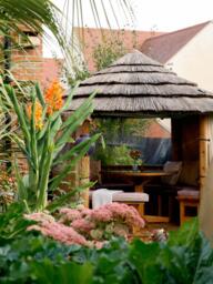 Breeze House Savannah Classic Cape Reed Thatch Roof Circular Gazebo, FSC-Certified (Scandinavian Redwood) - thumbnail 6