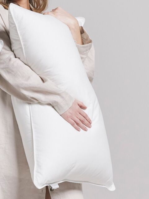 Bedfolk Down Alternative Kingsize Pillow, Medium/Firm - image 1