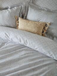 Historic Royal Palaces Tijou 250 Thread Count Duvet Cover Set, Porcelain Blue - thumbnail 2