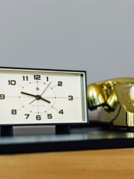 Newgate Clocks Wideboy Retro Silent Sweep Analogue Alarm Mantel Clock, 20.5cm - thumbnail 4