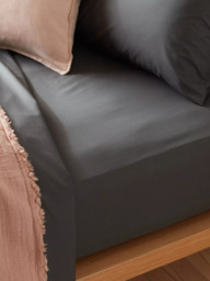 John Lewis Crisp and Fresh 200 Thread Count Egyptian Cotton Standard Fitted Sheet - thumbnail 2