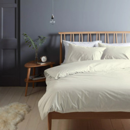 John Lewis Crisp & Fresh Egyptian Cotton Percale 200 Thread Count Deep Fitted Sheet - thumbnail 2