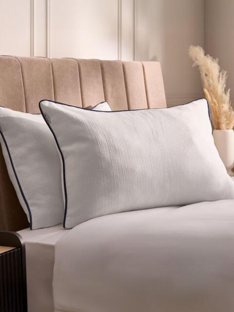 Silentnight Hotel Collection Prestige Standard Pillow, Medium/Firm - image 1