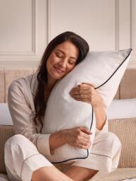 Silentnight Hotel Collection Prestige Standard Pillow, Medium/Firm - thumbnail 5