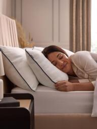Silentnight Hotel Collection Prestige Standard Pillow, Medium/Firm - thumbnail 2