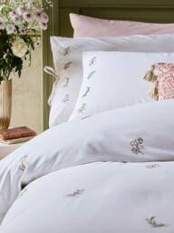 Historic Royal Palaces Victoria Sprigs 200 Thread Count Duvet Cover Set - thumbnail 2