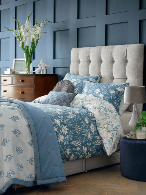 Laura Ashley Parterre 200 Thread Count Duvet Cover Set - image 1