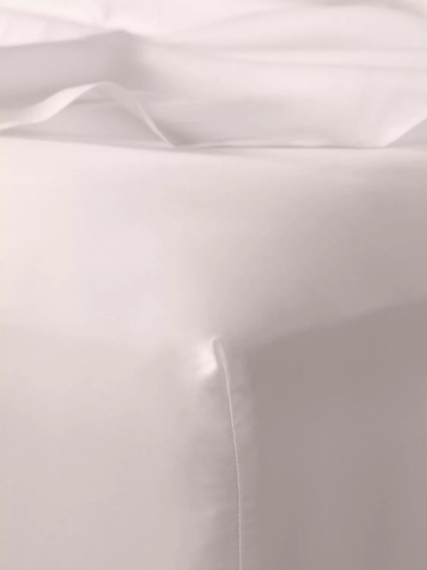 Bedfolk Luxe Cotton Deep Fitted Sheets - image 1