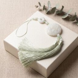 Huacan Green jade pendant - thumbnail 2