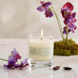 Wax Lyrical Candle Homegrown Sweet Pea 586g - thumbnail 1