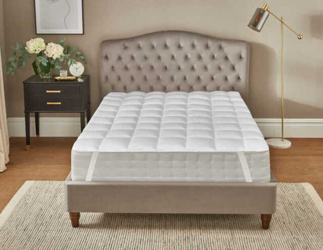 NightComfort Mattress Topper Quilted Microfibre 800GSM King - image 1