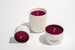 The Lab Co. Luxury Scented Candle - Ceramic Jar - 45hrs Burn Time - Welcoming Fragrance with Oud, Rose and Bergamot - 100% Vegan Soy Wax - 280g wax weight - thumbnail 5
