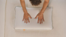 Emma Pillow Adaptive Cooling ThermoSync & Memory Foam Medium Firm - thumbnail 2