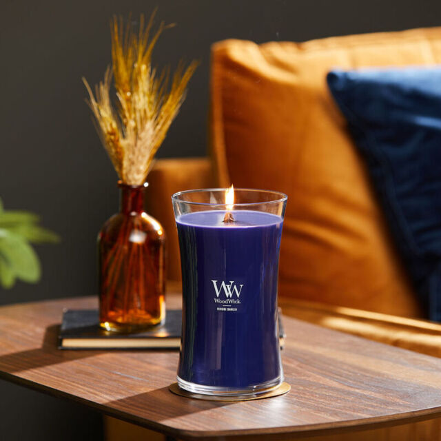 Wood Wick Candle Hourglass Hinoka Dahlia 609g - image 1