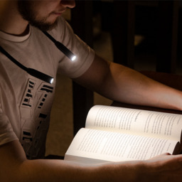 Yeelight LED Neck Book Light – Flexible Wearable Neck Reading Lamp with Warm Eye-Care Lighting, Portable Rechargeable Light for Bedtime, Travel & Study - thumbnail 3
