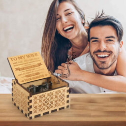 "Alphynix 1pc ""To My Wife"" Music Box, Hand-Cranked Wooden Keepsake with Romantic Love Letter Engraving, Anniversary Gift from Husband" - thumbnail 2