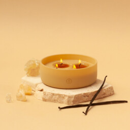 Spaas Candle Shimmering Smile 4 Wick 20h Burn Time Yellow - thumbnail 1
