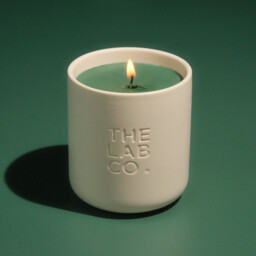 The Lab Co. Luxury Scented Candle - Ceramic Jar - 45hrs Burn Time - Refreshing Fragrance with Lime, Peppermint and Cucumber - 100% Vegan Soy Wax - 280g wax weight - thumbnail 2