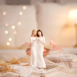 White Label Hand-painted Resin Figurine Set of 1 - thumbnail 6