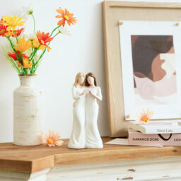 White Label Hand-painted Resin Figurine Set of 1 - thumbnail 3