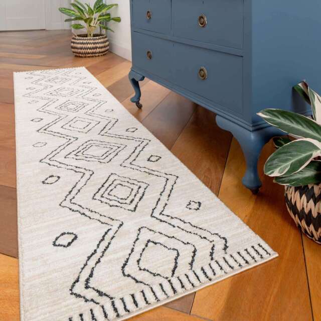 Cosy Soft Underfoot Cream Moroccan Berber Runner Rug - Medini - 60cm x 110cm