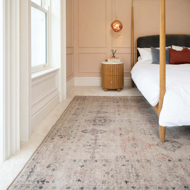 Soft Washable Cream Distressed Rug - Elnora - Soft Washable - 80cm x 150cm