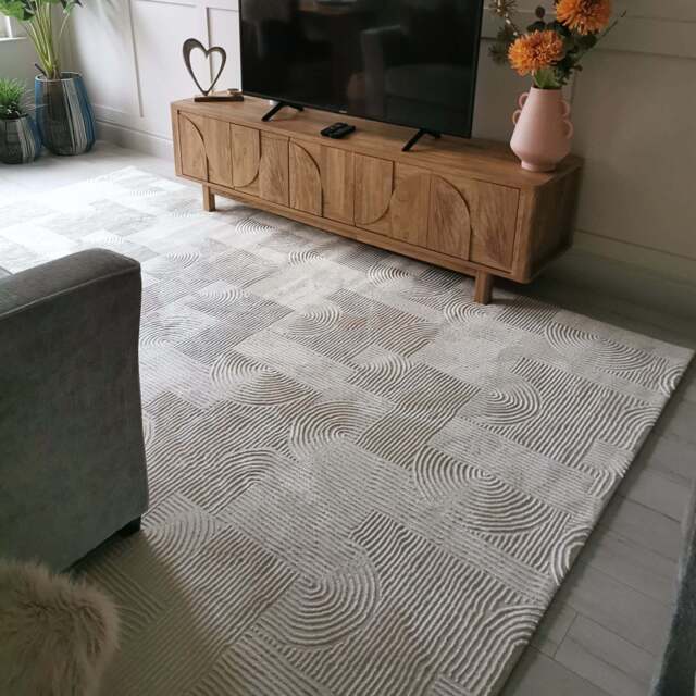 Luxury Retro Cream Rug - Escape - Motion - 120cm x 170cm
