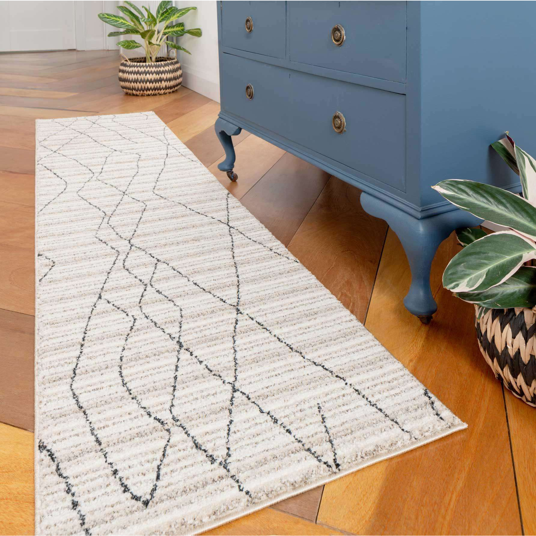 Cosy Soft Abstract Lined Beige Moroccan Berber Bedroom Rug - Medini