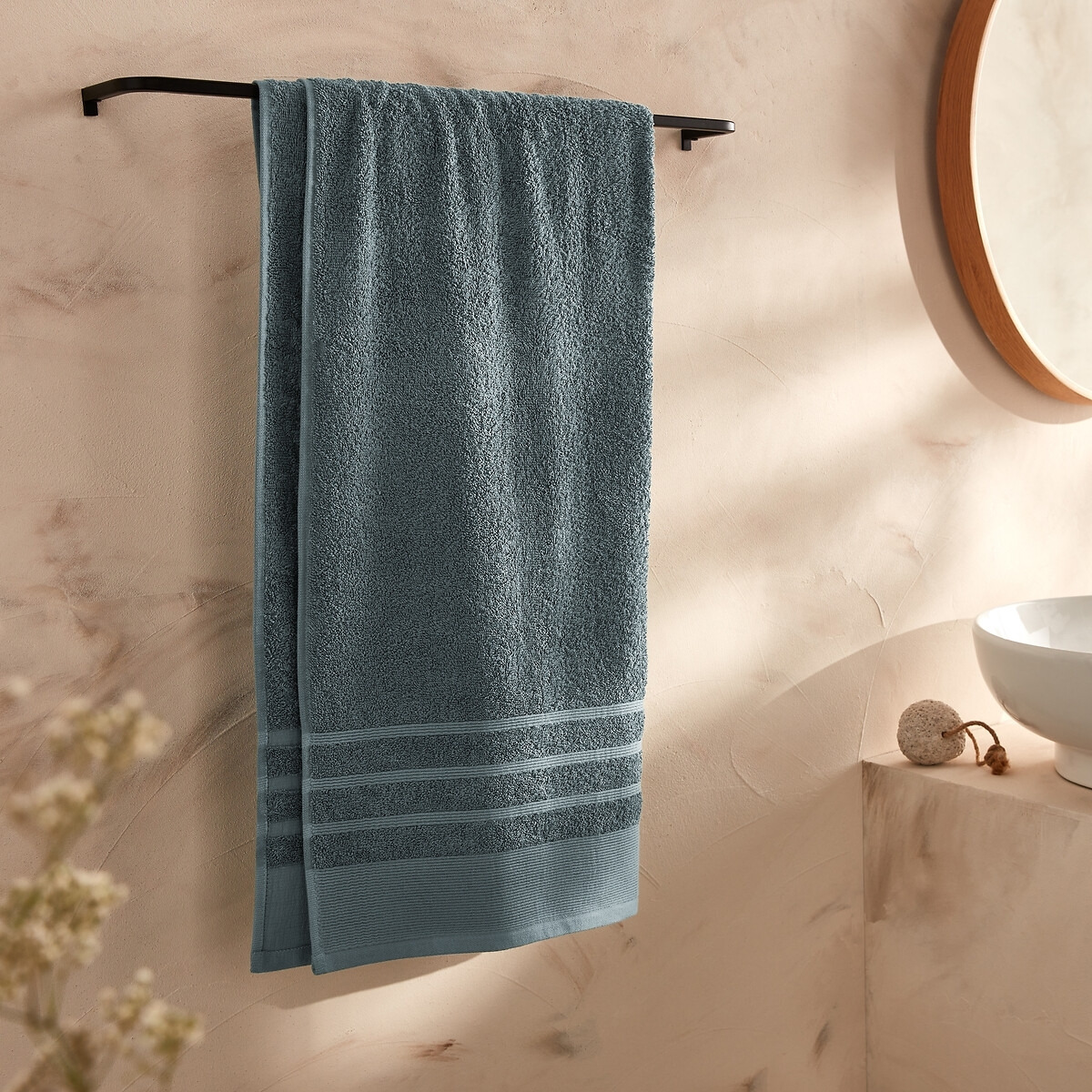 100% Cotton Bath Towel - image 1