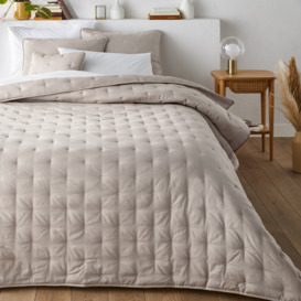 Aéri Embroidered Quilted 100% Cotton Bedspread