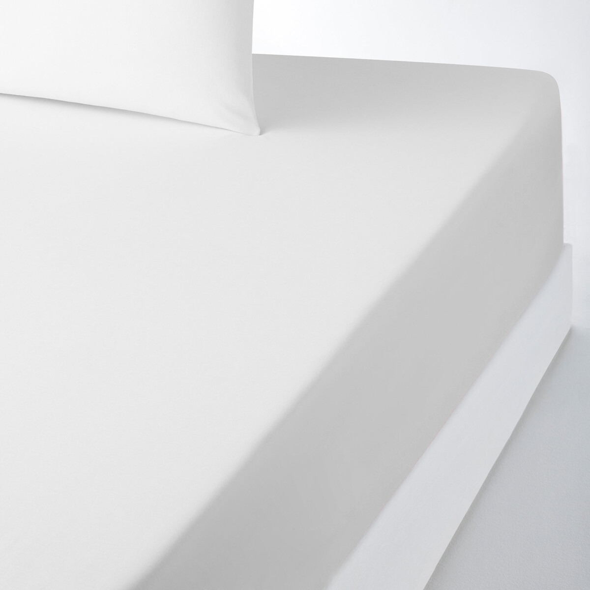 Scenario Plain Polycotton Fitted Sheet for Thick Mattresses - image 1
