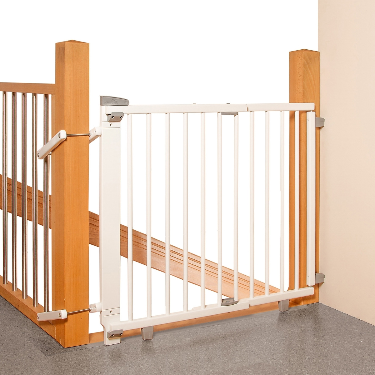 Geuther Baby Gate - image 1