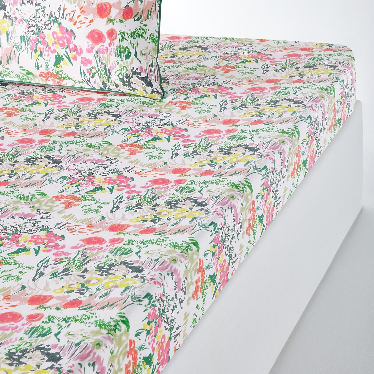 Coloured Field Floral 100% Cotton Percale 200 Thread Count Fitted Sheet