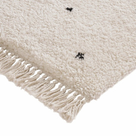 Ava Spotted Fringed Berber-Style Rug - thumbnail 3