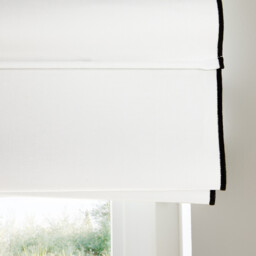 Onega Linen Blackout Roman Blind - thumbnail 2