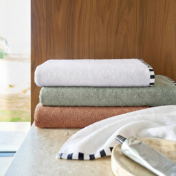 Tiznit 100% Recycled Cotton Bouclé Towelling 500g Bath Towel - thumbnail 4