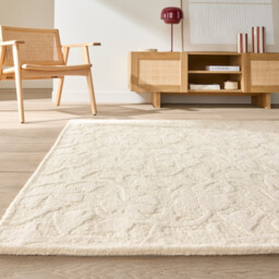 Tyma Woolen Rug with A Flower Print - thumbnail 1