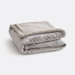 Maxine Throw in Fleece and Sherpa - thumbnail 3
