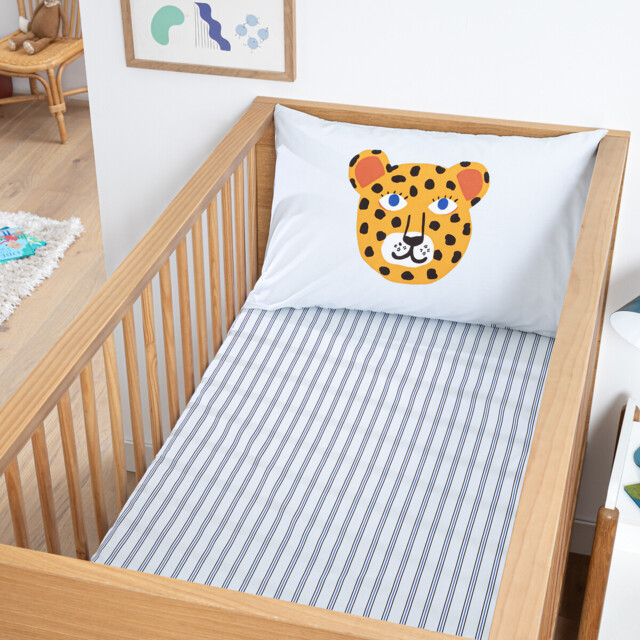 Petite Savane Animal Print Cotton Percale Baby's Fitted Sheet with 17cm Flap - image 1