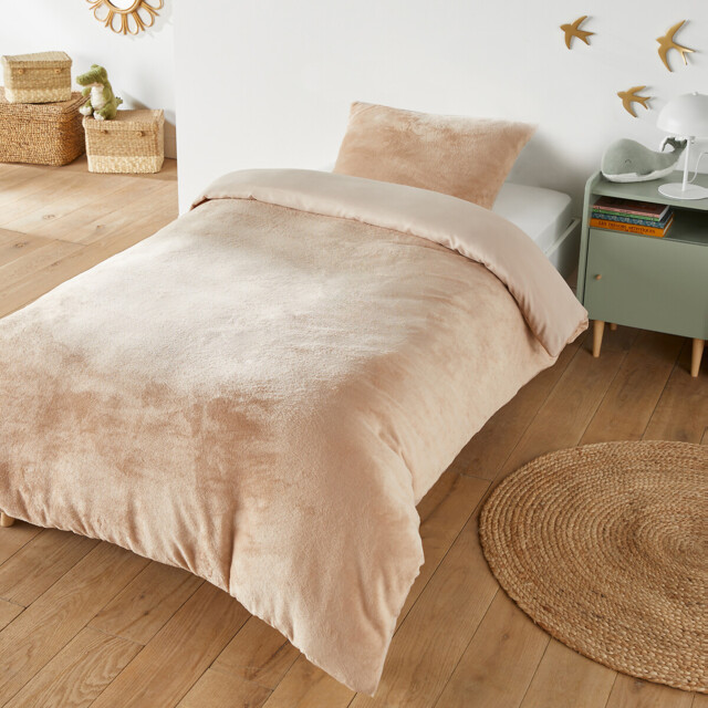 Child's Fleece Bed Set with Rectangular Pillowcase - image 1
