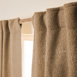 Belvini Curtain in Fleece with Hidden Tabs - thumbnail 4