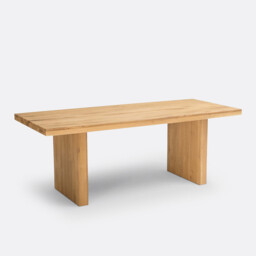 Vova 6-8 Seater Dining Table in Solid Oak