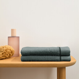 Victor Face Towels in Combed Cotton 675g/m2 in Set of 2 - thumbnail 3